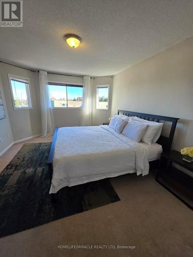 29 Nicholson Drive, Barrie, ON - Indoor Photo Showing Bedroom