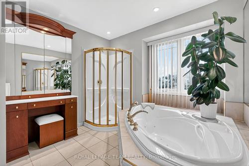 1768 Featherston Drive, Ottawa, ON - Indoor Photo Showing Bathroom