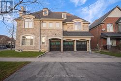 7 TONALITE ROAD  Brampton, ON L6P 3Y6