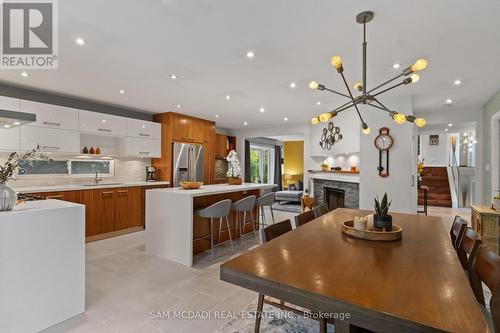 2480 Parmeer Drive, Mississauga, ON - Indoor Photo Showing Dining Room