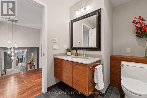 2480 Parmeer Drive, Mississauga, ON - Indoor Photo Showing Bathroom