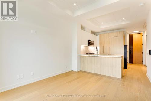 307 - 123 Maurice Drive, Oakville, ON - Indoor Photo Showing Kitchen
