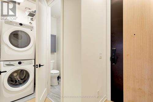307 - 123 Maurice Drive, Oakville, ON - Indoor Photo Showing Laundry Room