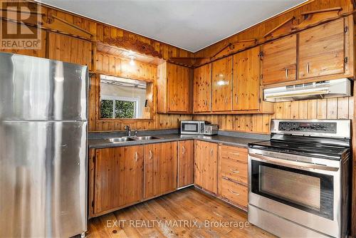 2877 Principale Street, Alfred And Plantagenet, ON - Indoor Photo Showing Kitchen With Double Sink