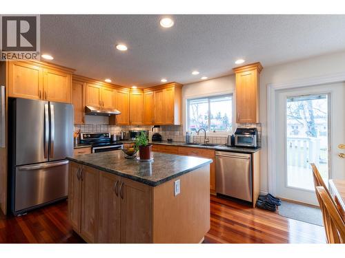 1081 Davie Avenue, Prince George, BC - Indoor Photo Showing Kitchen