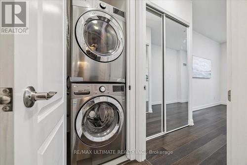 Sleek Blinds - 110 - 2480 Prince Michael Drive, Oakville, ON - Indoor Photo Showing Other Room