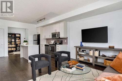 401 - 760 The Queensway, Toronto, ON - Indoor