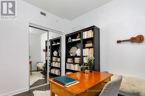 401 - 760 The Queensway, Toronto, ON - Indoor