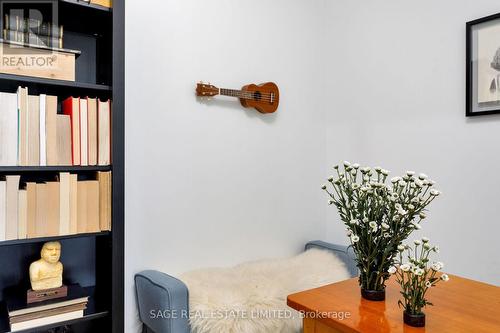 401 - 760 The Queensway, Toronto, ON - Indoor