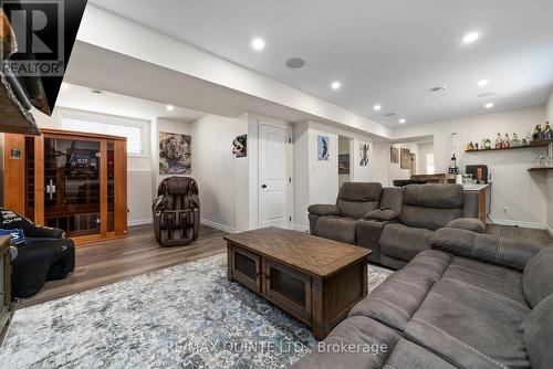 56 Alnet Drive, Belleville (Belleville Ward), ON - Indoor Photo Showing Living Room