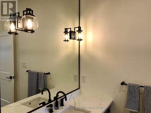 169 Wimpole Street, West Perth (Mitchell), ON - Indoor Photo Showing Bathroom