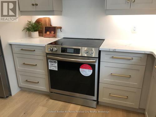 169 Wimpole Street, West Perth (Mitchell), ON - Indoor Photo Showing Kitchen