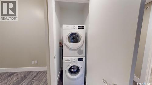 405 409 B Avenue S, Saskatoon, SK - Indoor Photo Showing Laundry Room