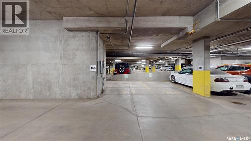405 409 B Avenue S, Saskatoon, SK - Indoor Photo Showing Garage