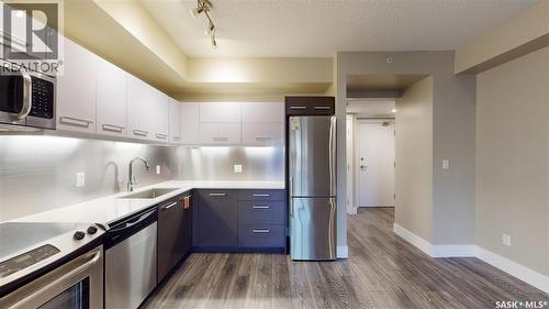 405 409 B Avenue S, Saskatoon, SK - Indoor Photo Showing Kitchen With Upgraded Kitchen