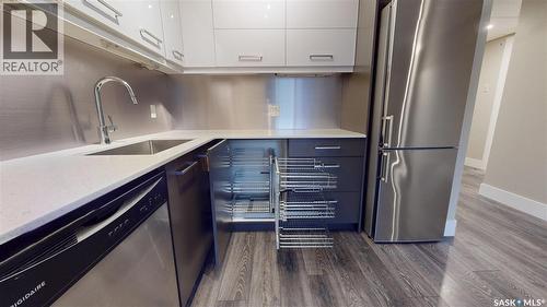 405 409 B Avenue S, Saskatoon, SK - Indoor Photo Showing Kitchen
