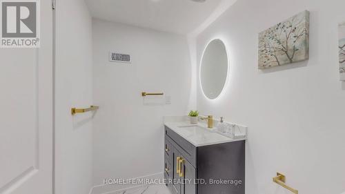 71 Koch Drive, Guelph, ON - Indoor Photo Showing Bathroom