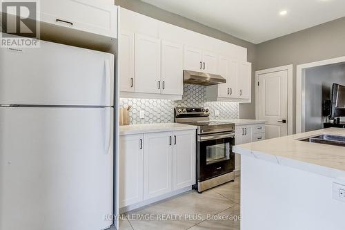 38 Rosemont Avenue, Hamilton, ON - Indoor Photo Showing Kitchen With Double Sink