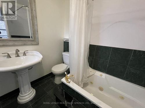 5171 Hidden Valley Court, Mississauga, ON - Indoor Photo Showing Bathroom