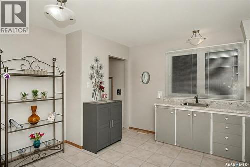 426 Royal Street, Regina, SK - Indoor