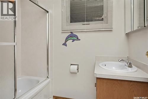 426 Royal Street, Regina, SK - Indoor Photo Showing Bathroom