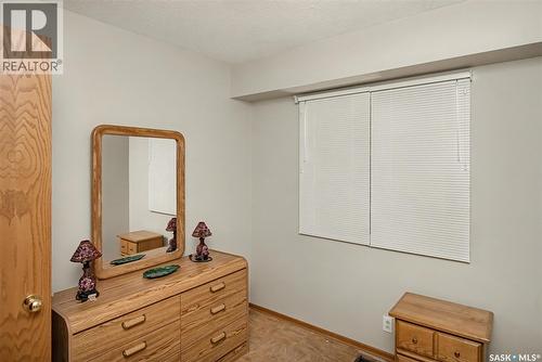 426 Royal Street, Regina, SK - Indoor