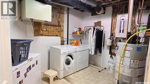 815 Lynd Crescent, Saskatoon, SK - Indoor Photo Showing Laundry Room