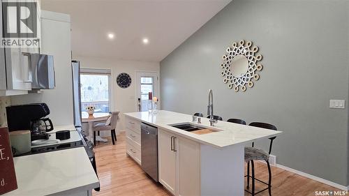 815 Lynd Crescent, Saskatoon, SK - Indoor Photo Showing Kitchen With Double Sink