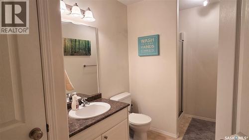 815 Lynd Crescent, Saskatoon, SK - Indoor Photo Showing Bathroom