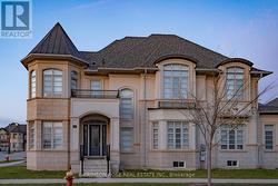 3207 MILLICENT AVENUE  Oakville, ON L6H 7C5