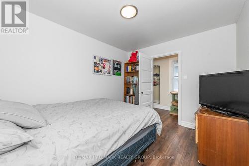 82 Beech Street, Ottawa, ON - Indoor Photo Showing Bedroom
