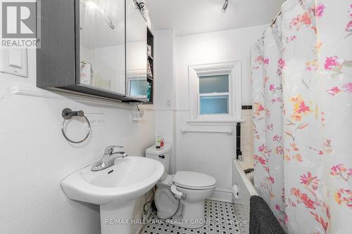 82 Beech Street, Ottawa, ON - Indoor Photo Showing Bathroom
