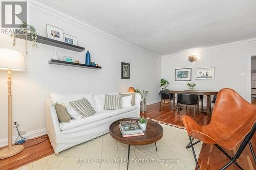 82 Beech Street, Ottawa, ON - Indoor Photo Showing Living Room
