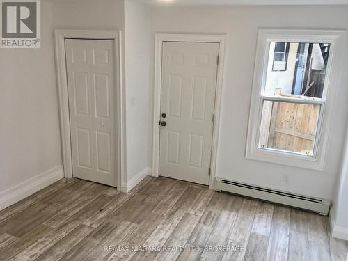 REAR UNIT - 163 WELLAND AVENUE , St. Catharines (Downtown), Ontario L2R 2N9 3