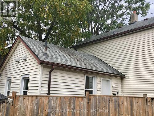 REAR UNIT - 163 WELLAND AVENUE , St. Catharines (Downtown), Ontario L2R 2N9 4
