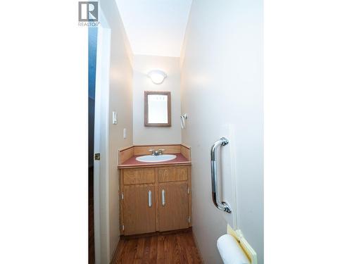 924 Dogwood Street, Creston, BC - Indoor Photo Showing Bathroom
