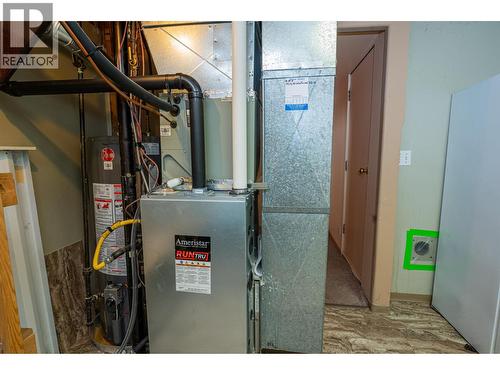 924 Dogwood Street, Creston, BC - Indoor Photo Showing Basement