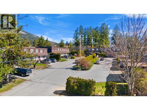 924 Dogwood Street, Creston, BC - Outdoor With View