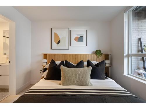 101 30494 Cardinal Avenue, Abbotsford, BC - Indoor Photo Showing Bedroom