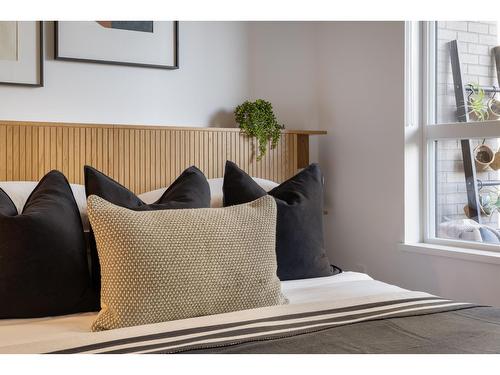 101 30494 Cardinal Avenue, Abbotsford, BC - Indoor Photo Showing Bedroom