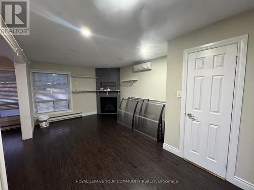 24 Grand River Court, Brampton, ON - Indoor