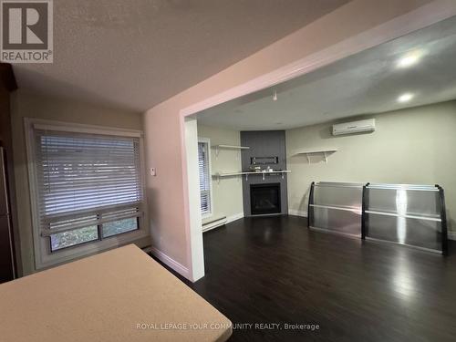 24 Grand River Court, Brampton, ON - Indoor