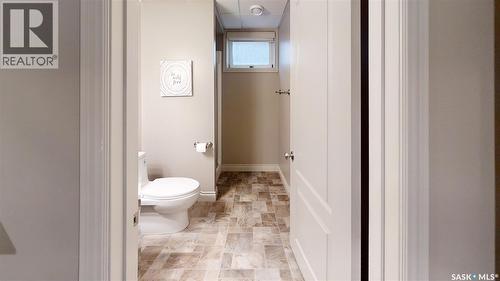 17 Overlord Crescent, Kindersley, SK - Indoor Photo Showing Bathroom