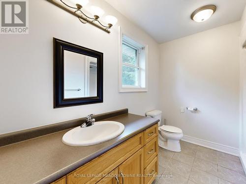 4958 Wellington Road 125, Erin, ON - Indoor Photo Showing Bathroom