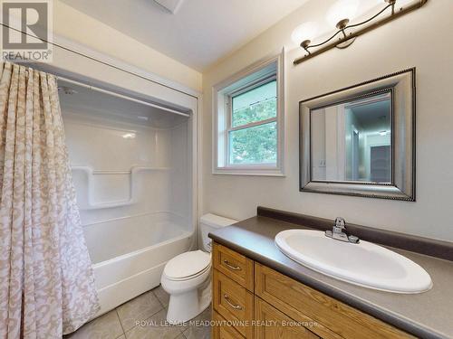 4958 Wellington Road 125, Erin, ON - Indoor Photo Showing Bathroom