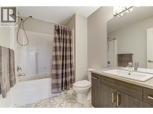 3733 Casorso Road Unit# 218, Kelowna, BC - Indoor Photo Showing Bathroom