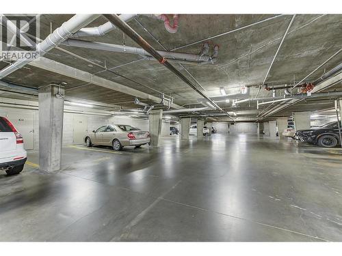 3733 Casorso Road Unit# 218, Kelowna, BC - Indoor Photo Showing Garage