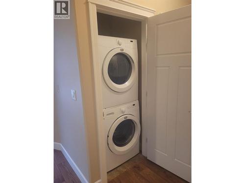 9100 Mackie Drive Unit# 114, Coldstream, BC - Indoor Photo Showing Laundry Room