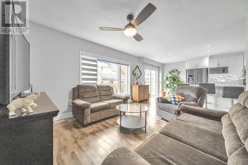 130 Adler Drive, Cambridge, ON - Indoor Photo Showing Living Room