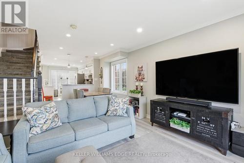 123 - 3480 Upper Middle Road, Burlington, ON - Indoor Photo Showing Living Room